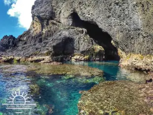 台灣綠島半日遊 | 綠島藍洞秘境跳水&瀑布&彎弓洞