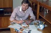 German actor Frithjof Vierock answering to fan mails 1981 OLD PHOTO 4