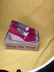 TOMS Women’s Red Canvas Peep Toe Wedge Heel Shoes size 9 New in Box