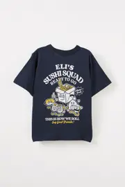 [Cotton On Kids] Cotton On Kids - Jonny Short Sleeve Graphic Print Tee Personalised - Squid ink/sushi squad 8 SQUID INK/SUSHI SQUAD