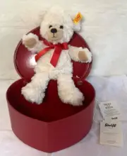 Steiff Cream Teddy Bear 109904 9” in Red Heart Box new w/tags
