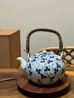 日本中古回流手繪老青花釉下彩纏枝蓮唐草紋提梁茶壺 十孔出水