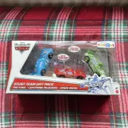 Disney World Of Cars THE KING MCQUEEN & CHICK HICKS Stunt Team Toys R Us NEW
