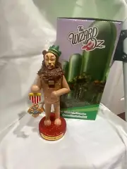 The Wizard Of Oz Nutcracker Cowardly Lion 10” Adler