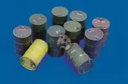 Royal Model 1/35 Small Fuel Barrels (10 drums) [Resin Diorama Accessory] 062