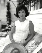 JACQUELINE "JACKIE" KENNEDY - 8X10 PHOTO (ZZ-126)