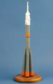 Soyuz ISS Space Rocket TMA-06M "Eneide" Exped 11 Desk Top Display 1/90 AV Model