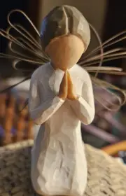 Willow Tree Angel of Prayer Figurine 1999 Demdaco Susan Lordi