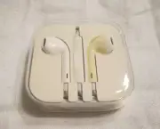 NEW Authentic Apple Wired iPhone iPad iPod Original Ear Buds with Case 3.5mm