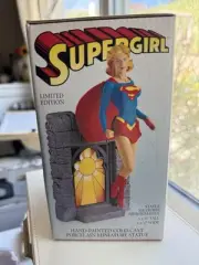 DC Comics SUPERGIRL Mini-STATUE