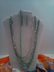 #103---Paparazzi Jewelry Long Green Necklace