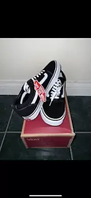 BRAND NEW VANS OLD SKOOL BLACK WHITE