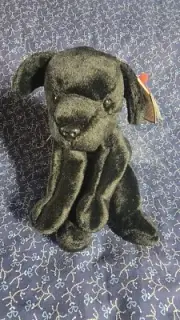 Ty beanie baby Luke The black Lab -- MINT TAG WITH ERRORS --
