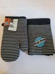 Master Chef Blue Moon Apron and 2 Oven Mitts (Heat Resistant Up To 482 degrees)