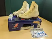 Riedell 435 Size 4 1/2 Width B/A Ladies Ice Skating Boots NIB