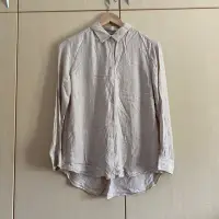在飛比找蝦皮購物優惠-Uniqlo 米色襯衫嫘縈長袖襯衫材質舒適
