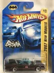 hot wheels batmobile 2022 15/36 15/180