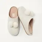 Fitflop Chrissie Pom Pom Mule Slippers color Ivory Size 8 M NEW / box