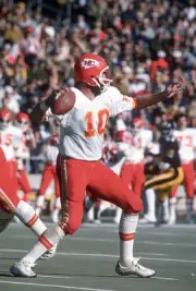 Mike Livingston Kansas City Chiefs drops back to pass against the - Old Photo