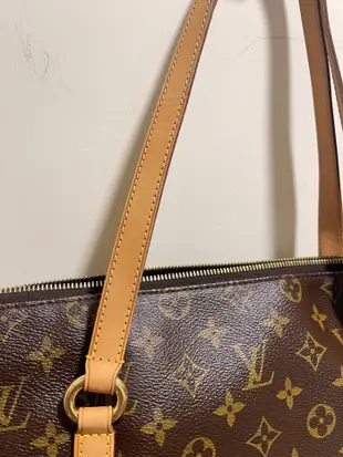 正品 LOUIS VUITTON  LV M56689 老花 天心包 肩背包 9成新 中 附購買證明&包包底座&清潔保養券