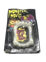 Vintage Monster Mouth Teeth Glow In the Dark Fake Vampire Fangs NEW