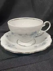 Vintage-NIB-Johann Haviland Blue Garland Set Of 4 Footed Teacups And Saucers
