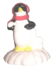 +++Penguin C*113 80.324.1 Ceramic Snow Ball Penguin Pie Vent