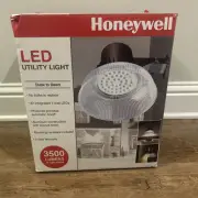 Honeywell LED Outdoor Dusk to Dawn Utility Light NIB 3500 Lumens ~ MA0201