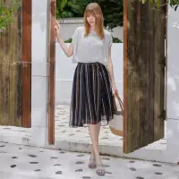 在飛比找momo購物網優惠-【AZUR】悠然記事條紋長裙