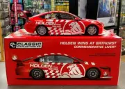 37995 HOLDEN WINS AT BATHURST COMMEMORATIVE LIVERY 1:18 MODEL CAR + FREE PIN