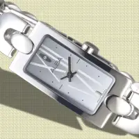在飛比找momo購物網優惠-【ALBA】雅柏手錶 小甜心SWAROVSKI晶鑽銀色鍊帶女