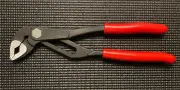 SNAP ON Tools USA NEW ADJUSTABLE FINE TOOTH Soft Grip Water Pump Pliers AWPBX10
