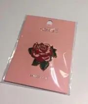 New Fun 1" Novelty Pin Rose Flair Ban.do NIP Bando Lapelle stocking stuffer