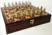 METAL Medieval Times Crusades Gold Silver Busts Chess Set Cherry Color Storage B