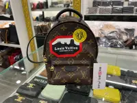 在飛比找Yahoo!奇摩拍賣優惠-㊣東區正精品㊣ LV WORLD TOURS M42971 