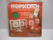 Cross Stitch Aida Fabric CHARLES CRAFT HOPSCOTCH 15"x15" GREEN & WHITE New
