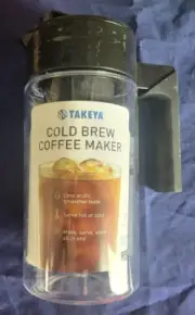 Takeya Patented Deluxe Cold Brew Iced Coffee Maker 1 Quart Black