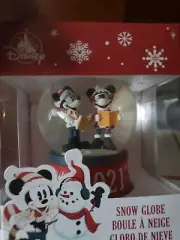 Disney Store Mickey Mouse Minnie Mouse 2021 Christmas Snow Globe