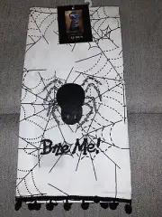 Cynthia Rowley Hand Towels Halloween Spider Bite Me 2 Towel Set 20x28