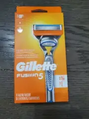 Gillette Fusion 5 men's razor 1 razor handle & 2cartridge new