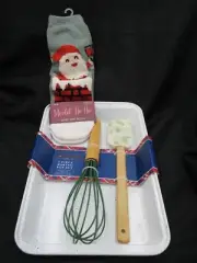 NEW Social Chef 3 Piece Baking Set Pan Whisk Spatula Gift Set and Santa Socks