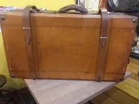 在飛比找Yahoo!奇摩拍賣優惠-古董真皮皮箱