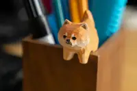 在飛比找誠品線上優惠-香港 Islandoffer 木雕擺飾/ 可愛小柴犬