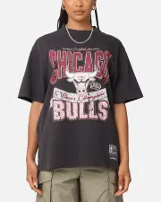 [MITCHELL & NESS] Mitchell & Ness Women's Chicago Bulls Sportsmanship T-shirt Faded Black - Size M M Faded Black