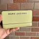 [二手] MARC JACOBS 黃色 LOGO防刮皮革釦式中夾