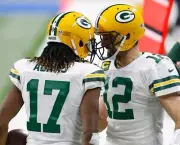 AARON RODGERS AND DAVANTE ADAMS 8X10 GLOSSY PHOTO IMAGE #1