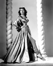 ACTRESS MAUREEN O'HARA - 8X10 PUBLICITY PHOTO (ZY-059)