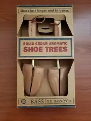 Brand New NIB G.H. Bass Cedar Shoe Trees, size medium, Men's dress shoes