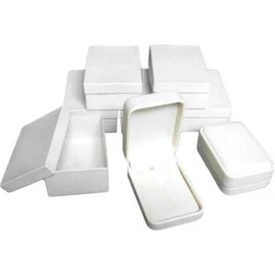 6 White Faux Leather Pendant & Chain Gift Boxes