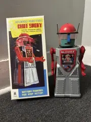 Mr. Chief Smoky Robot Battery Op Tin Toy KO Japan Design Silver. (85)